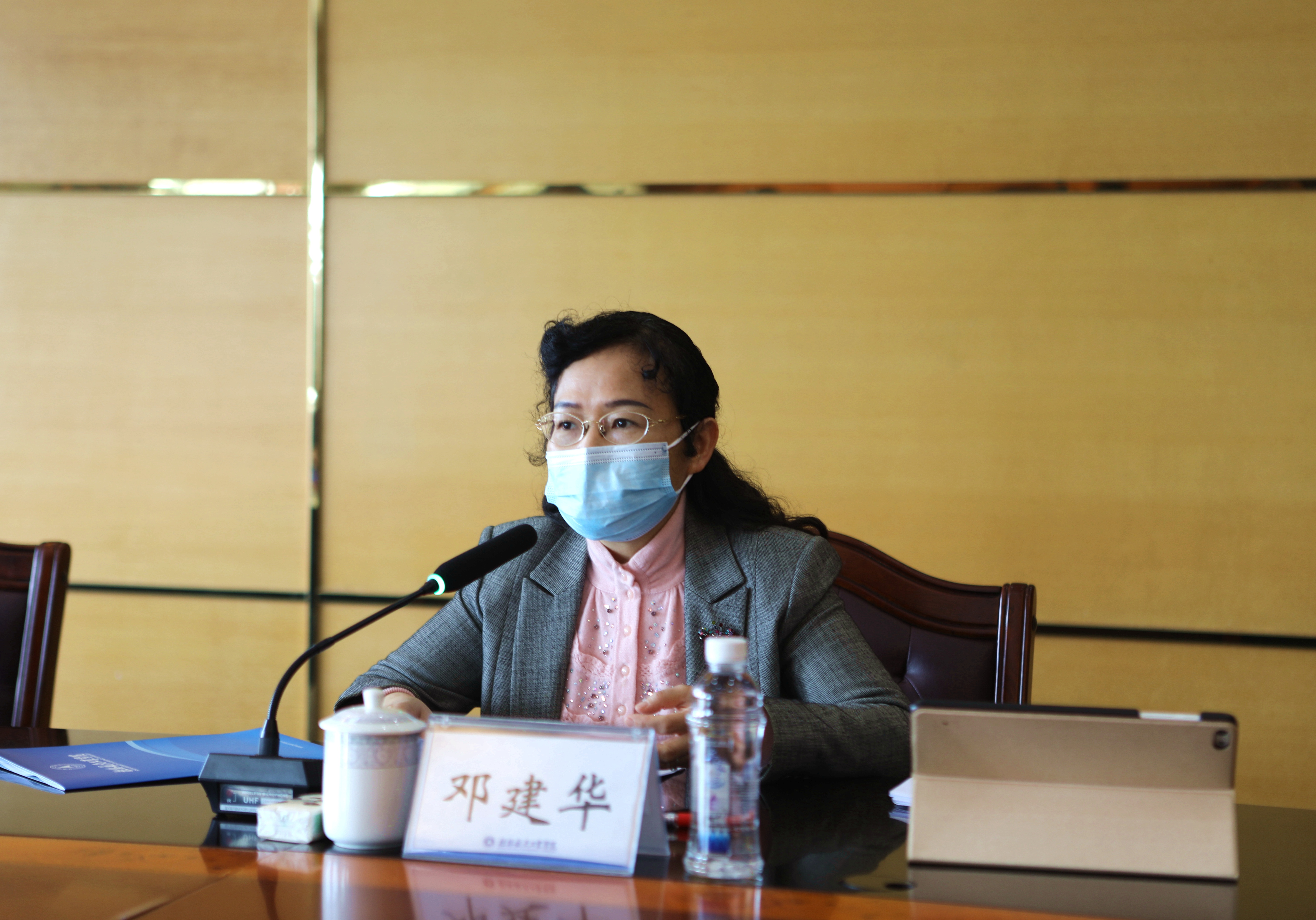 自治区直属高校开学评估工作组邓建华一行到我校指导工作